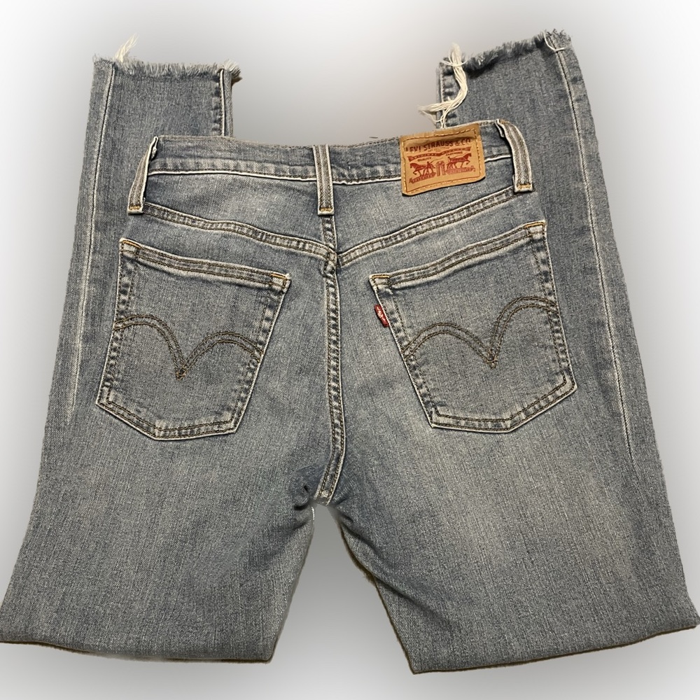 Levis Wedgie Skinny Jeans - Picture 2 of 9
